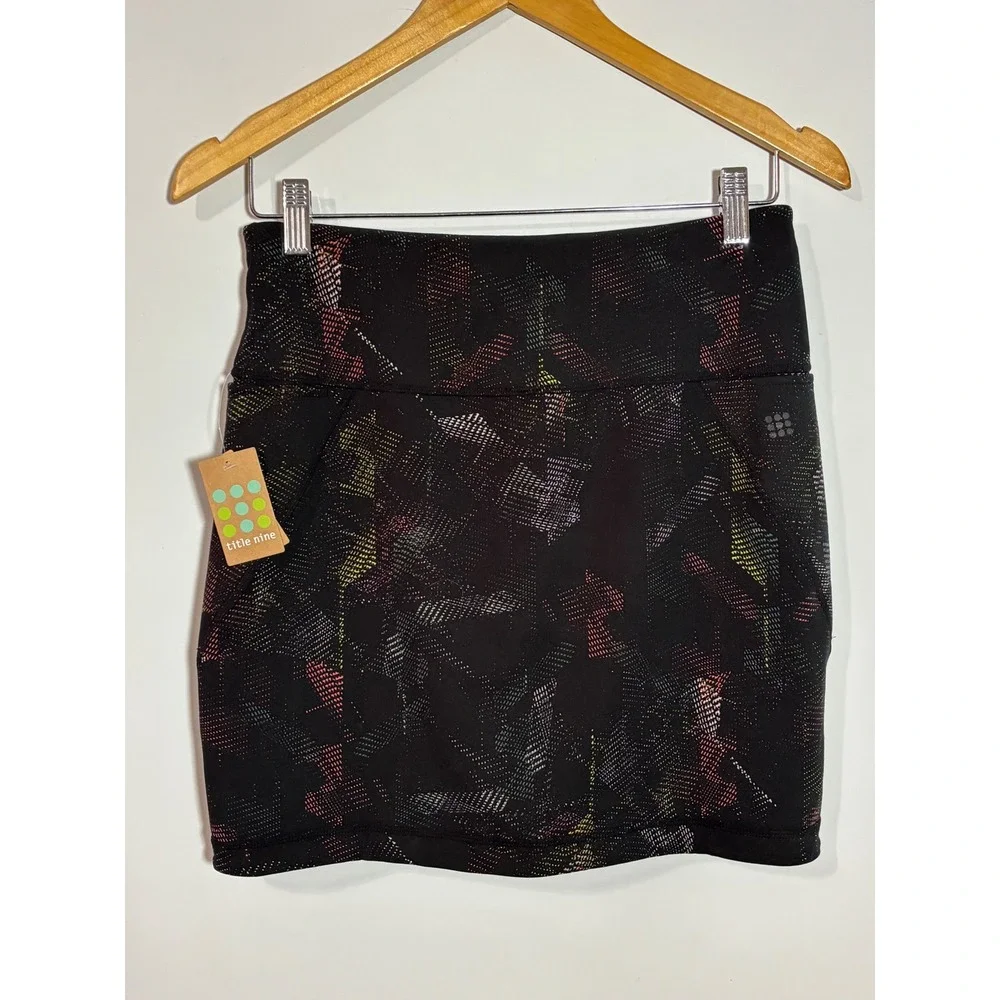 Title Nine MadDash Skirt Origami Black Reversible Athletic Mini Pockets Sz S NEW - Picture 3 of 11